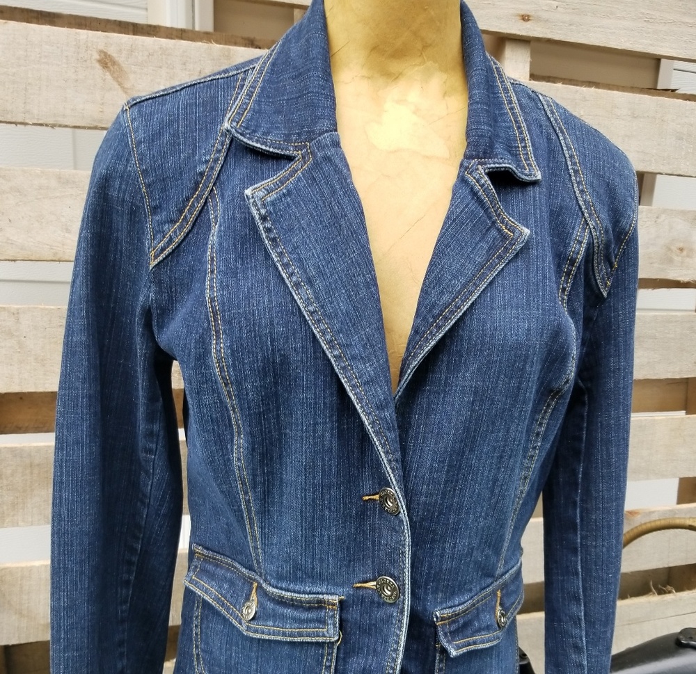 Gloria Vanderbilt denim jean jacket
